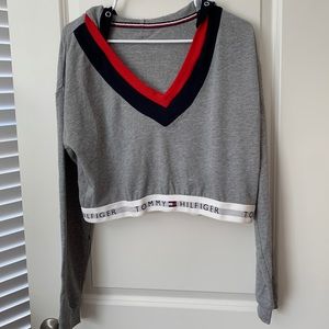 Tommy Hilfiger cropped sweatshirt
